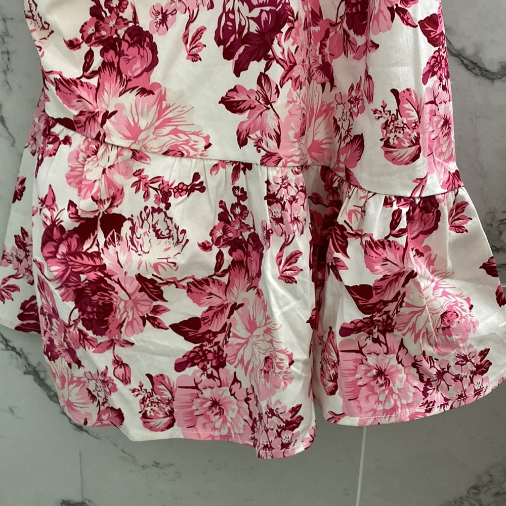 NWOT FLORAL DRESS - Picture 4 of 9